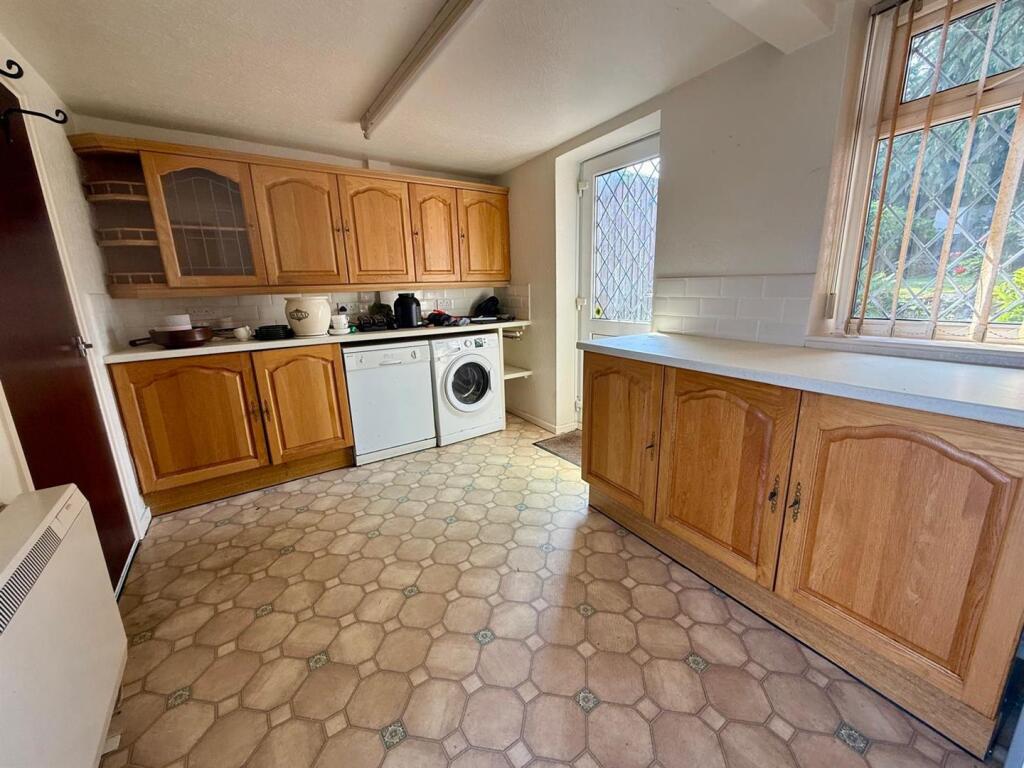 Kentchurch Close, Hereford - View 5