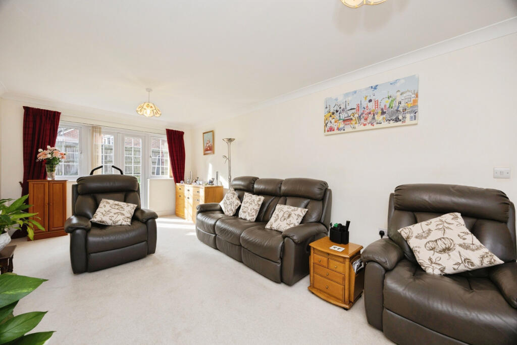 Running Foxes Lane, Ashford, TN23 5 photo 3