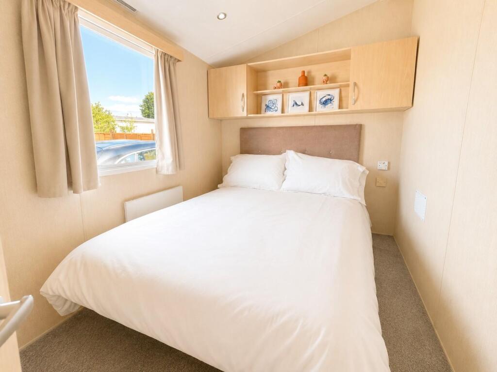 2013 Willerby Rio Gold, Felixstowe Beach Holiday Park, Walton Avenue, Felixstowe, Suffolk, IP11 2HA - View 3