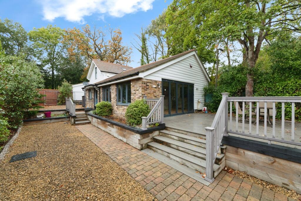 Main image of property: Lingmere Close, CHIGWELL, Essex, IG7