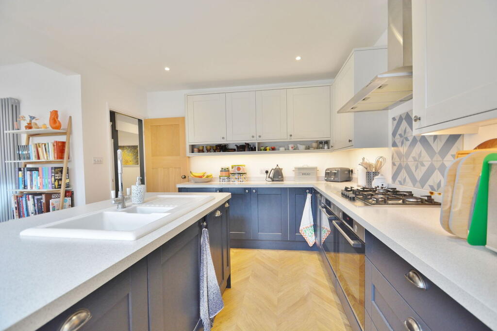 Chinnor Road, Thame photo 4