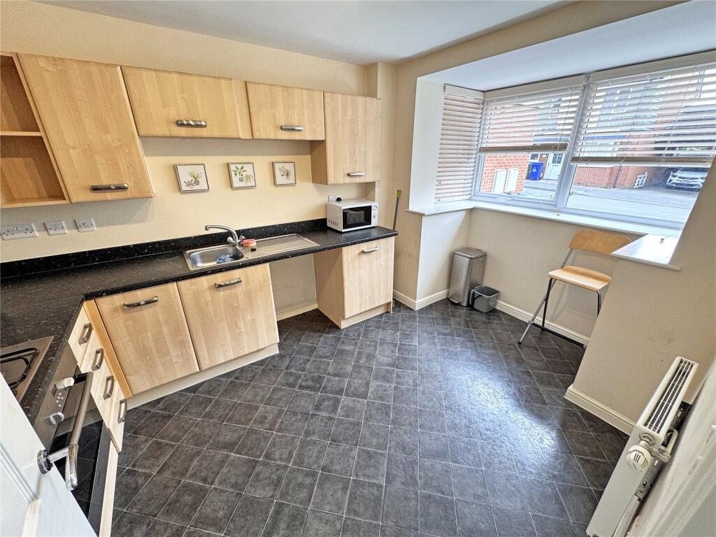 Elizabeth Road, Cannock, Staffordshire, WS11 photo 4