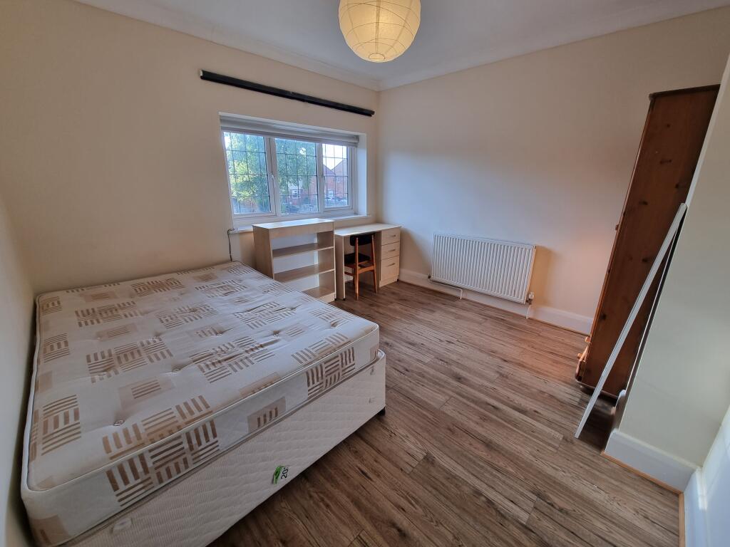 Apartment in Coventry - More