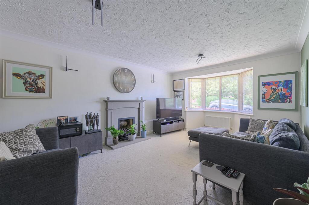 House in South Derbyshire, Derbyshire - More