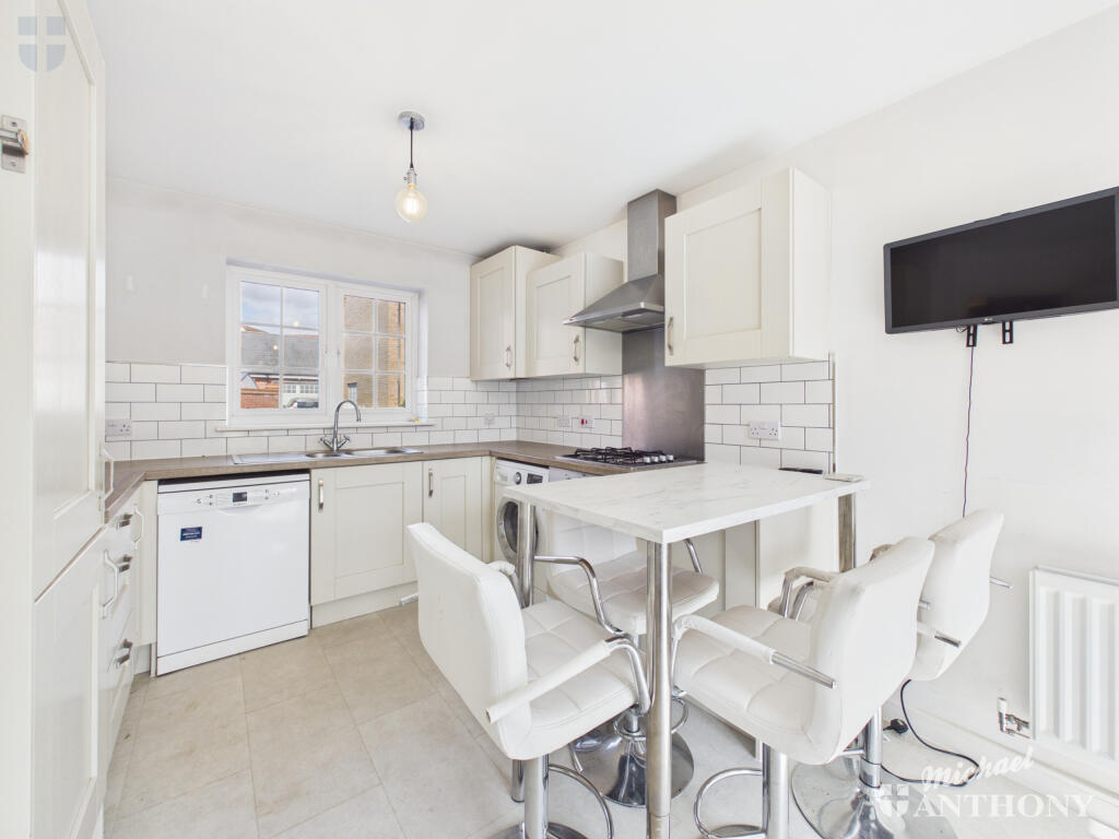 House in Hemel Hempstead, Berryfields - View 2