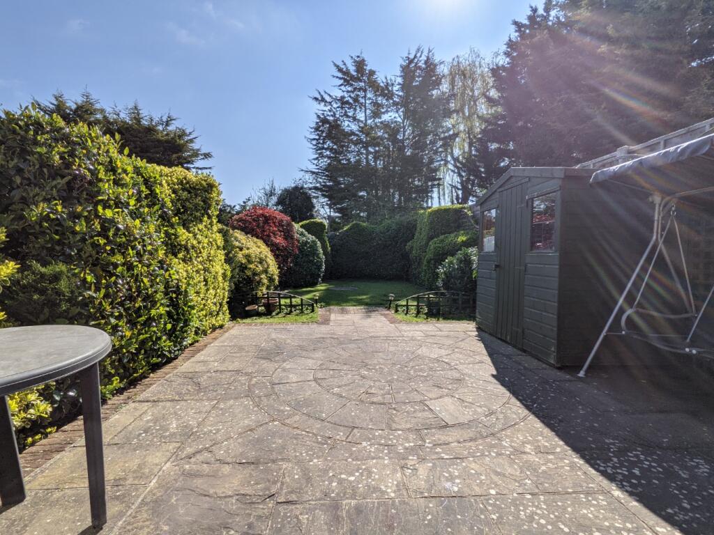 Seymour Road, Hadleigh, Essex photo 2