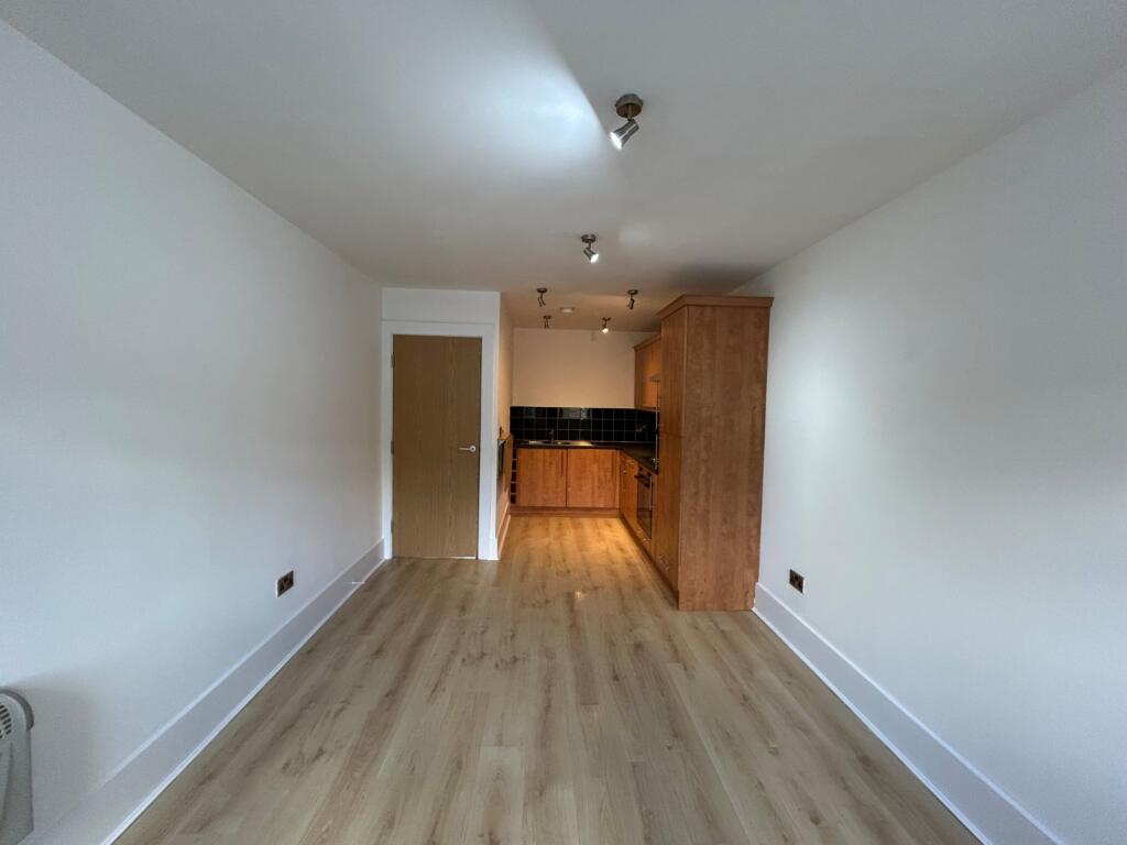 Apartment in Bradford - View 3