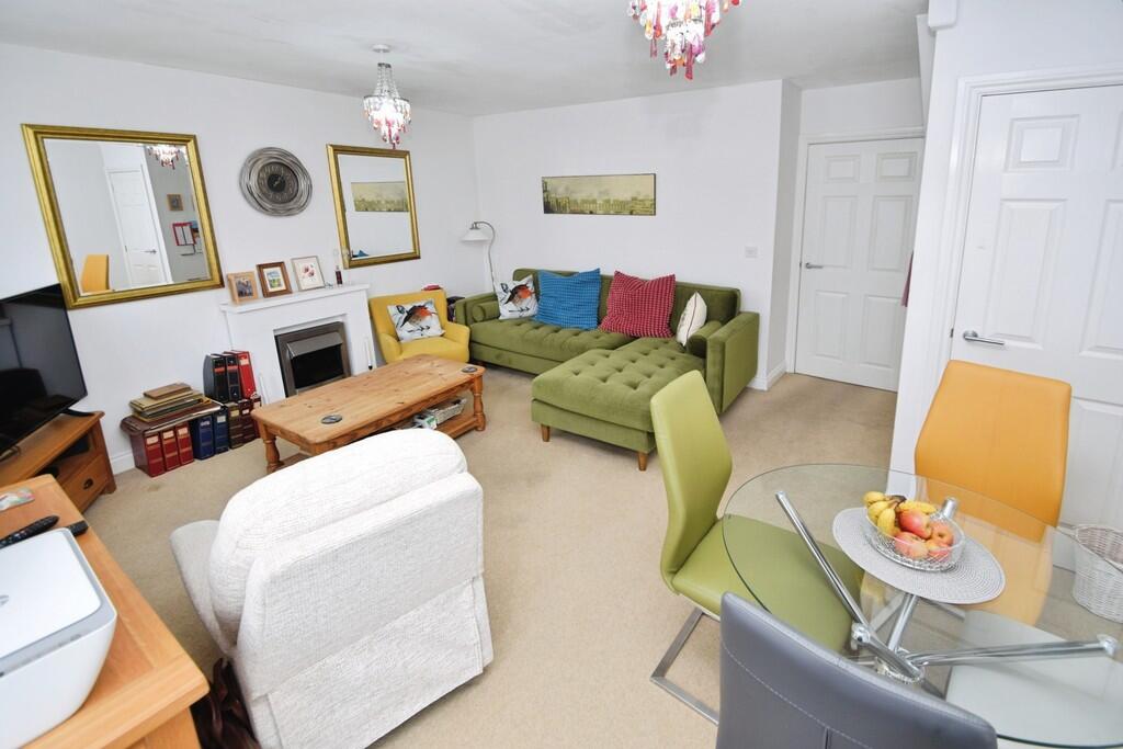 House in Bradford, Bingley - View 4