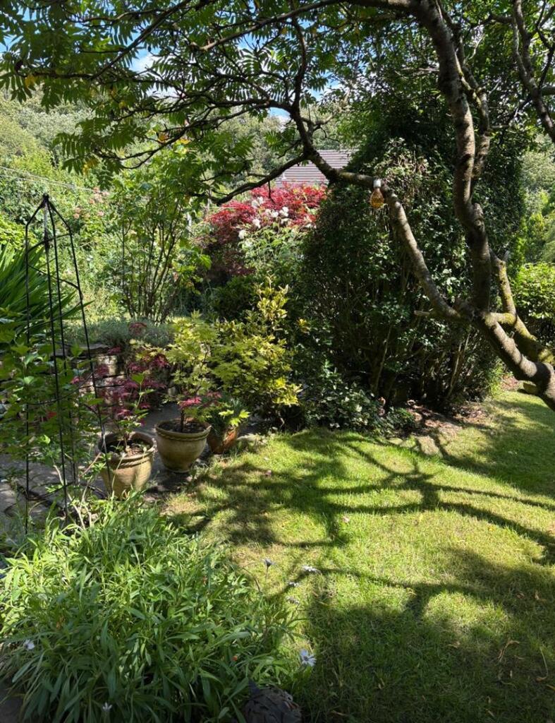 Additional image 26 of Hollybank, Catherine Slack, Queensbury