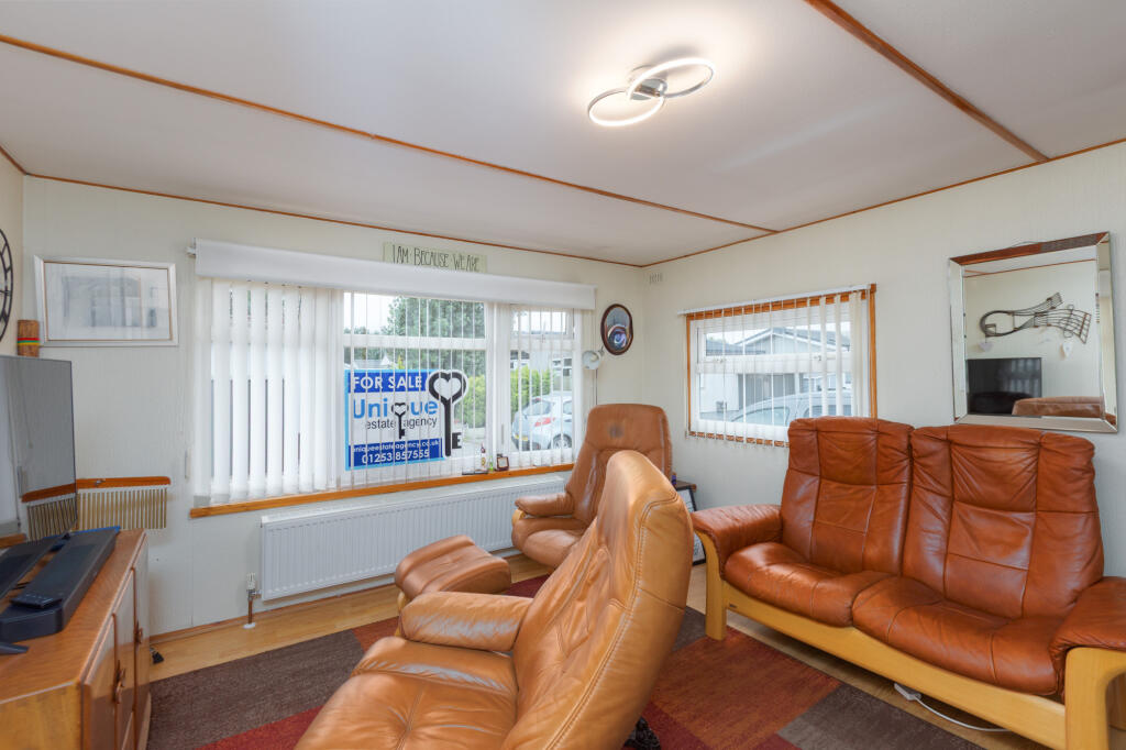 Primrose Drive,  Poulton-le-Fylde, FY6 photo 4