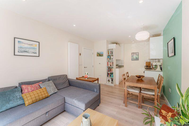 Apartment in London - View 3