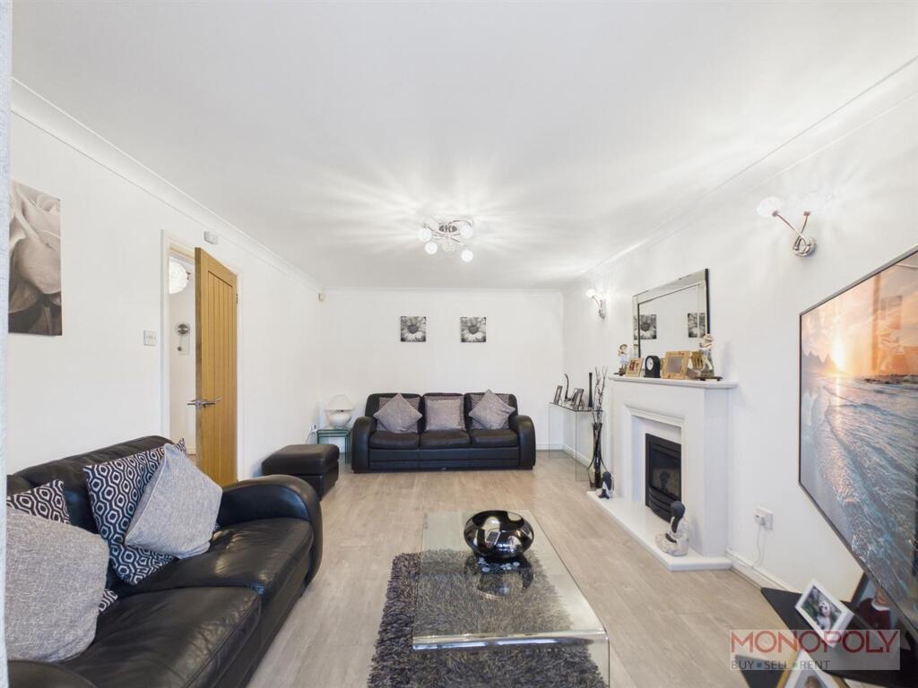 Berse Road, Caego, LL11 photo 4