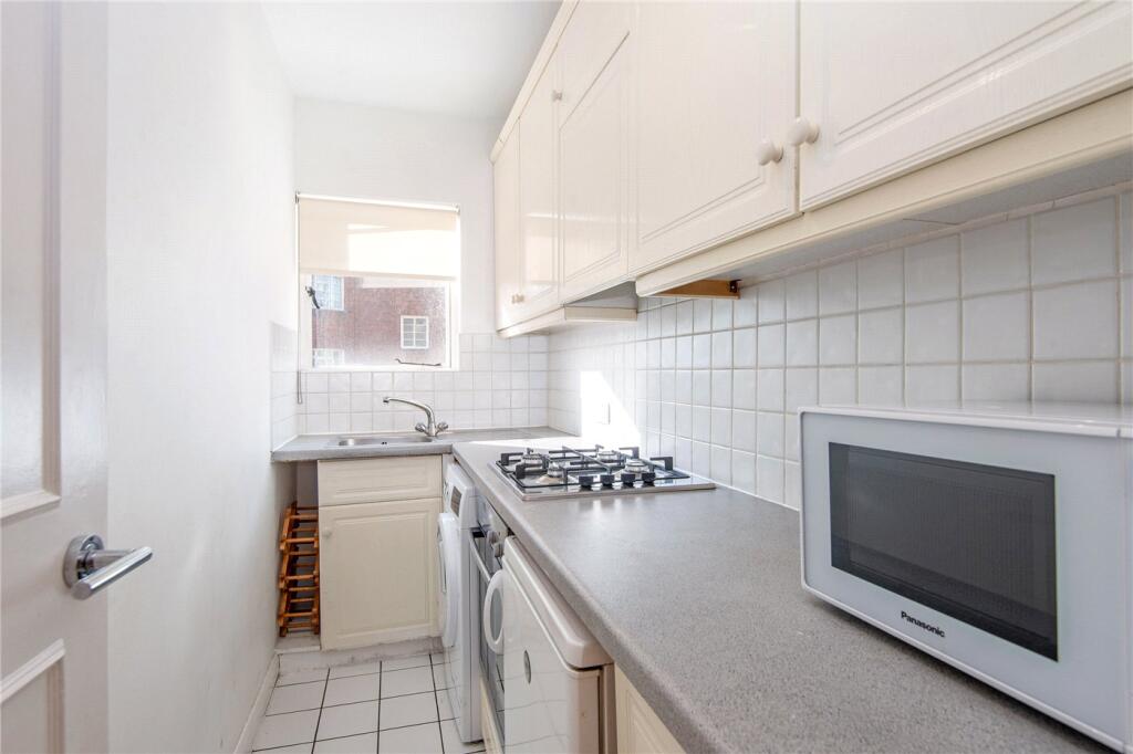 Apartment in London, City of Westminster - More
