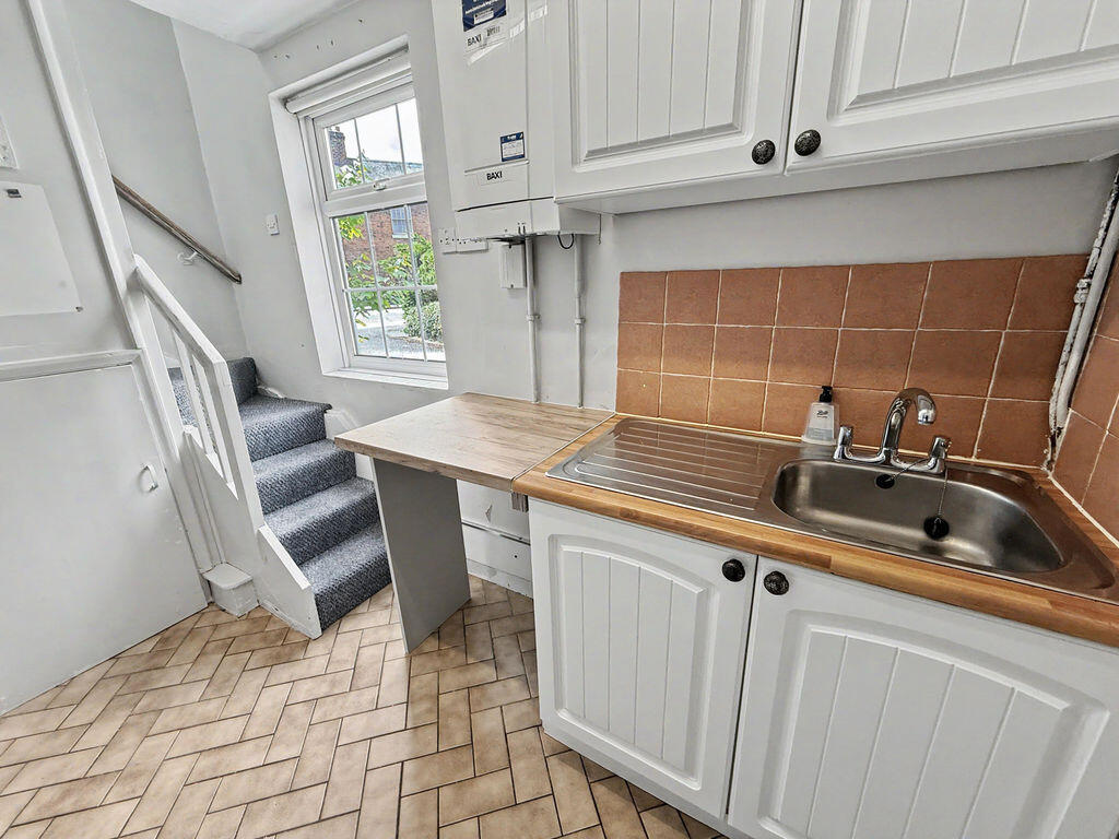 Ffynnon Court, Oswestry, Shropshire, SY11 2RH photo 4
