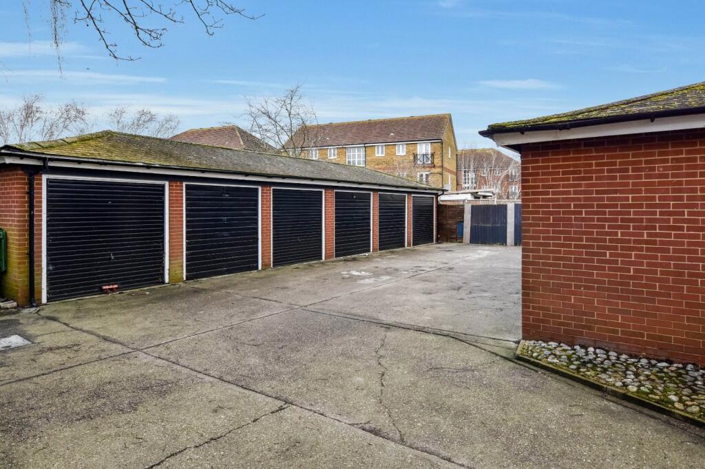 Ground Floor Flat, Flat 1 Exeter House, 25 Bowbank Close, Shoeburyness, SS3 photo 3