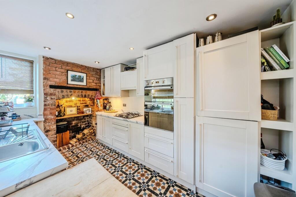 House in Hereford, Widemarsh - More