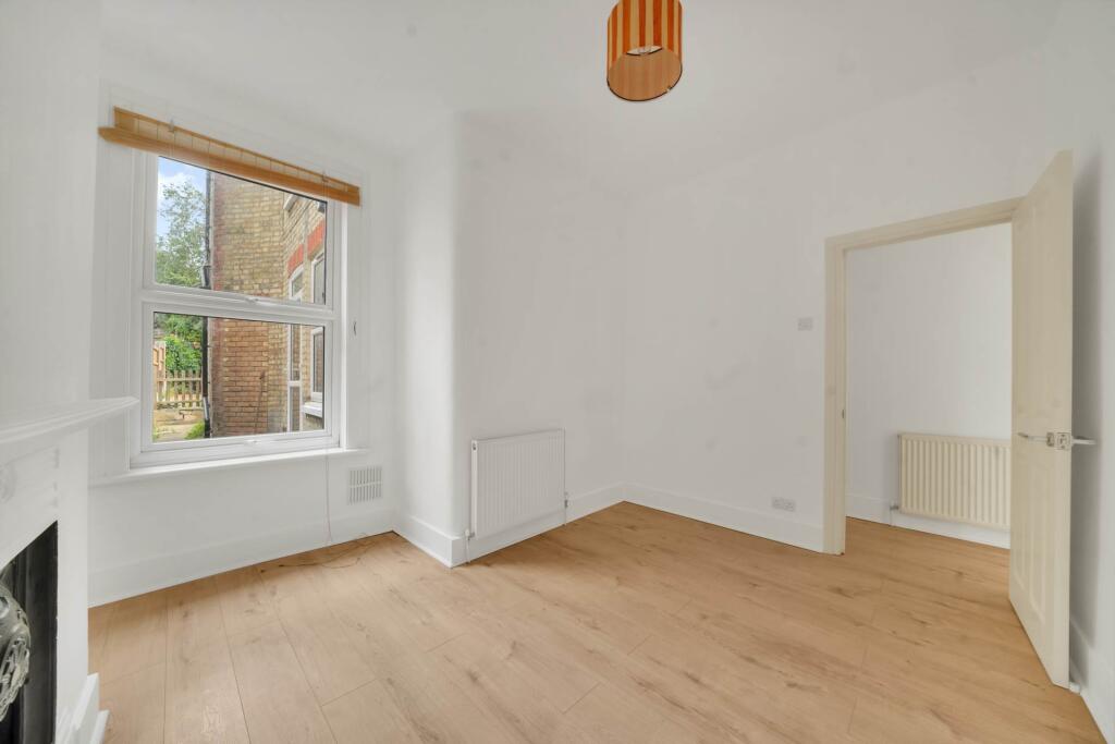 Apartment in London - View 5