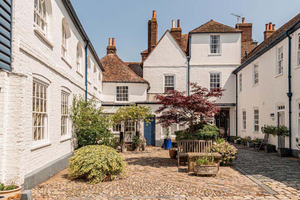 Main image of property: Leslie Smith Drive, Faversham, ME13