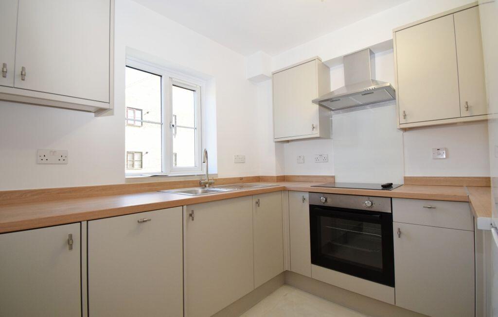 Jasmin Close, Northwood photo 3