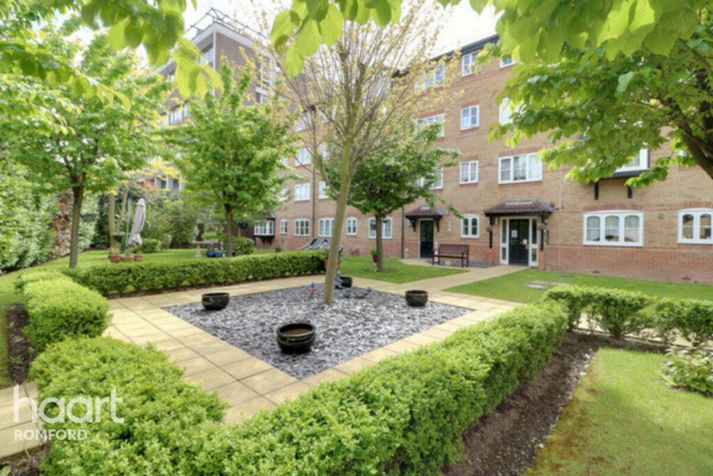 1-bed house on Gibson Court, Romford, RM1 1AJ, £90,000