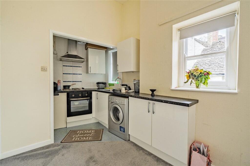 Long Street, Wotton-under-Edge, Gloucestershire, GL12 photo 3