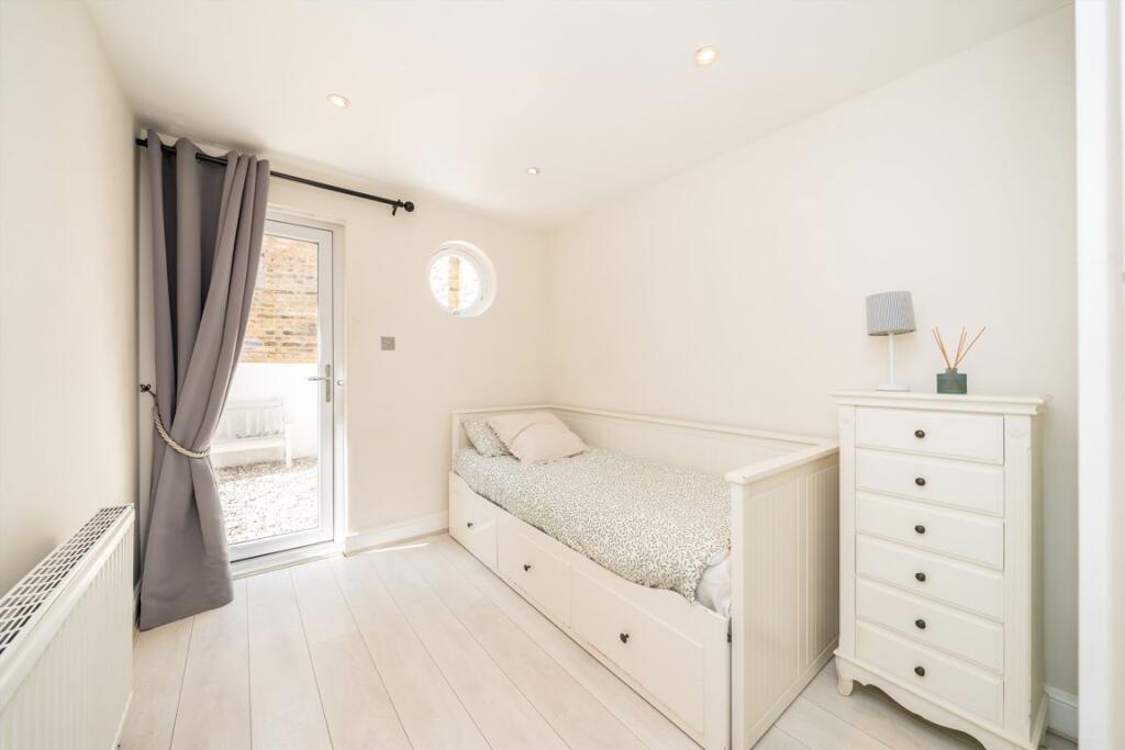 Apartment in London - View 5