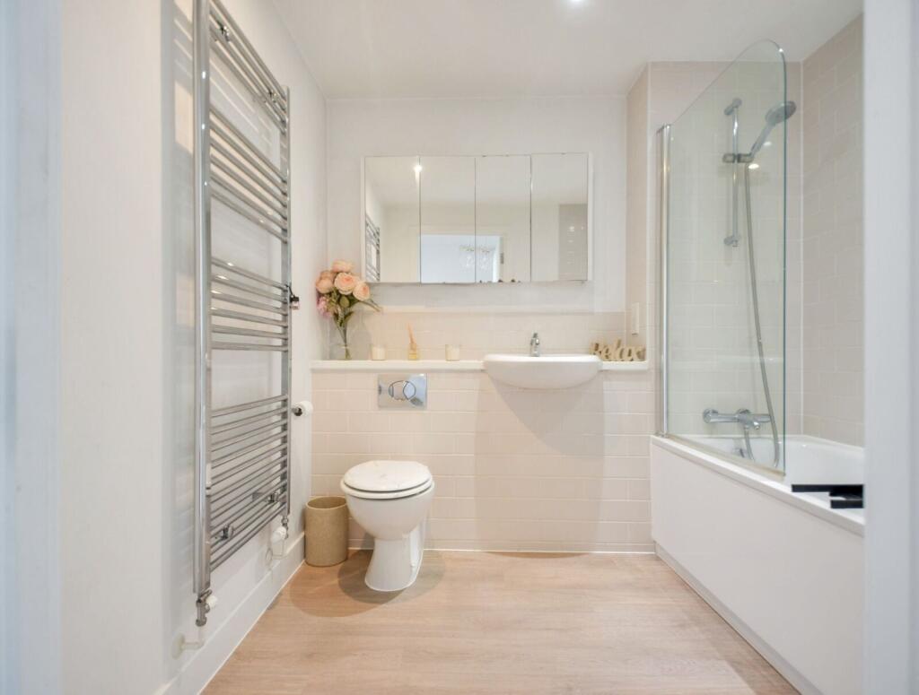 Apartment in London - More