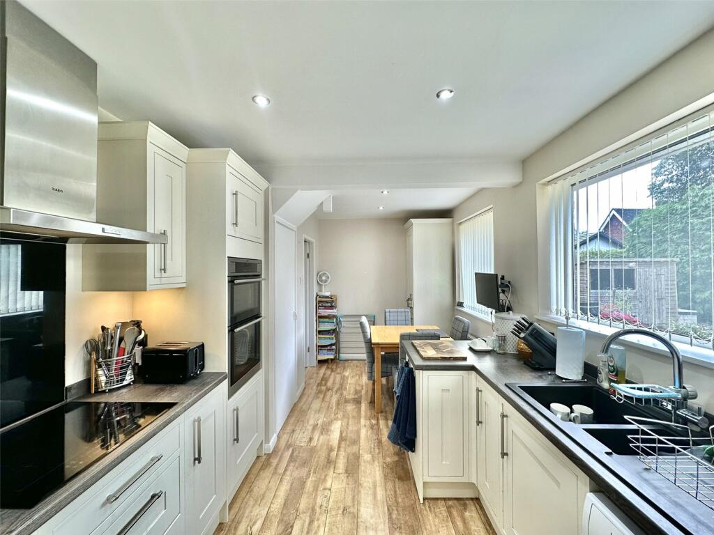The Ridgeway, Marchwiel, Wrexham, LL13 photo 2