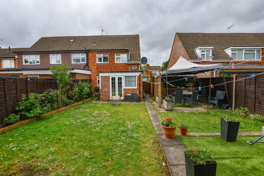 Morris Way, London Colney, AL2 photo 4