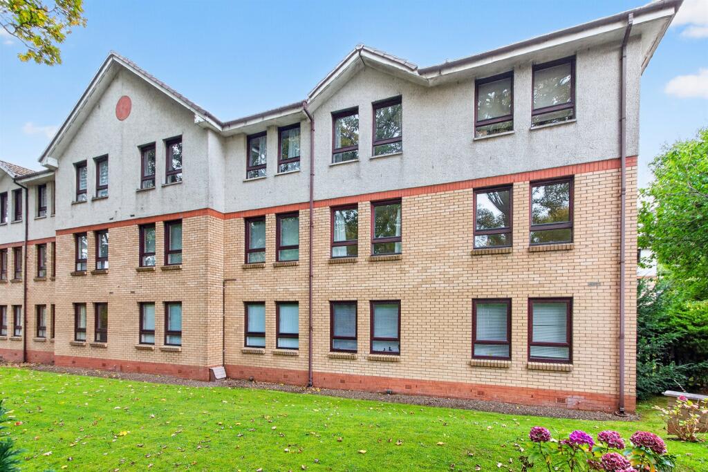 Apartment in Glasgow, East Renfrewshire - View 3