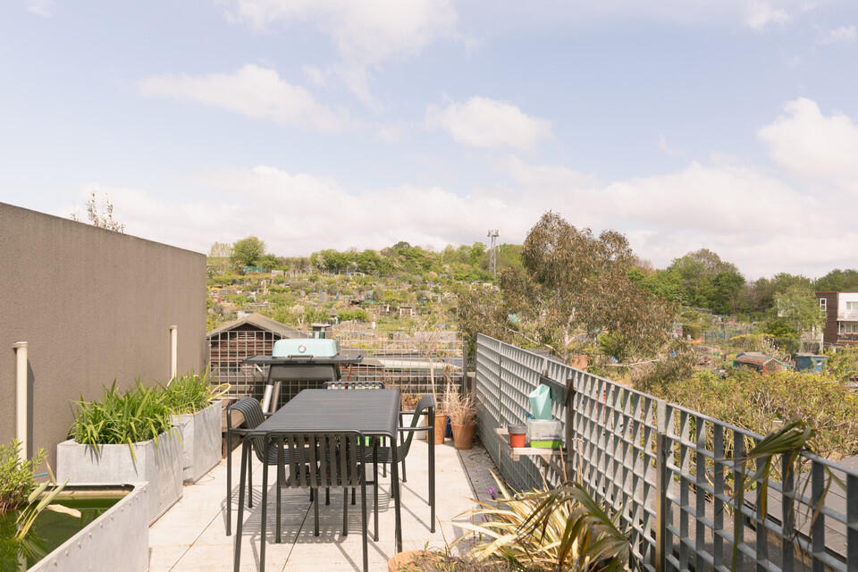 House in London - View 3