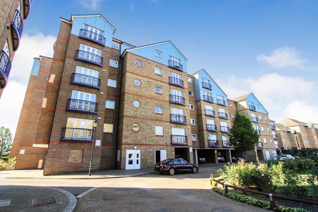 2-bed flat on Argent Court, Argent Street, Grays, Essex, RM17, £240,000