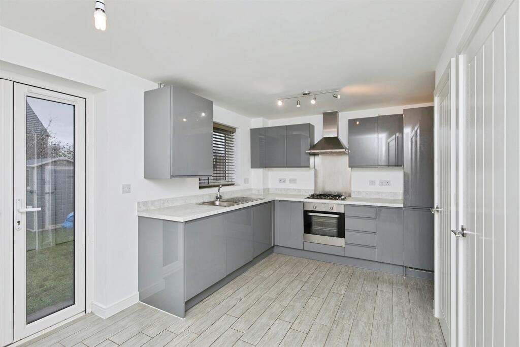 Knight Drive, Burton-On-Trent photo 2