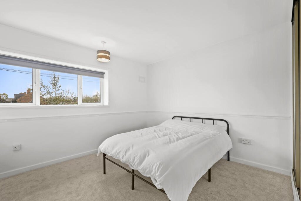 Westall Road, Loughton, Essex, IG10 photo 4