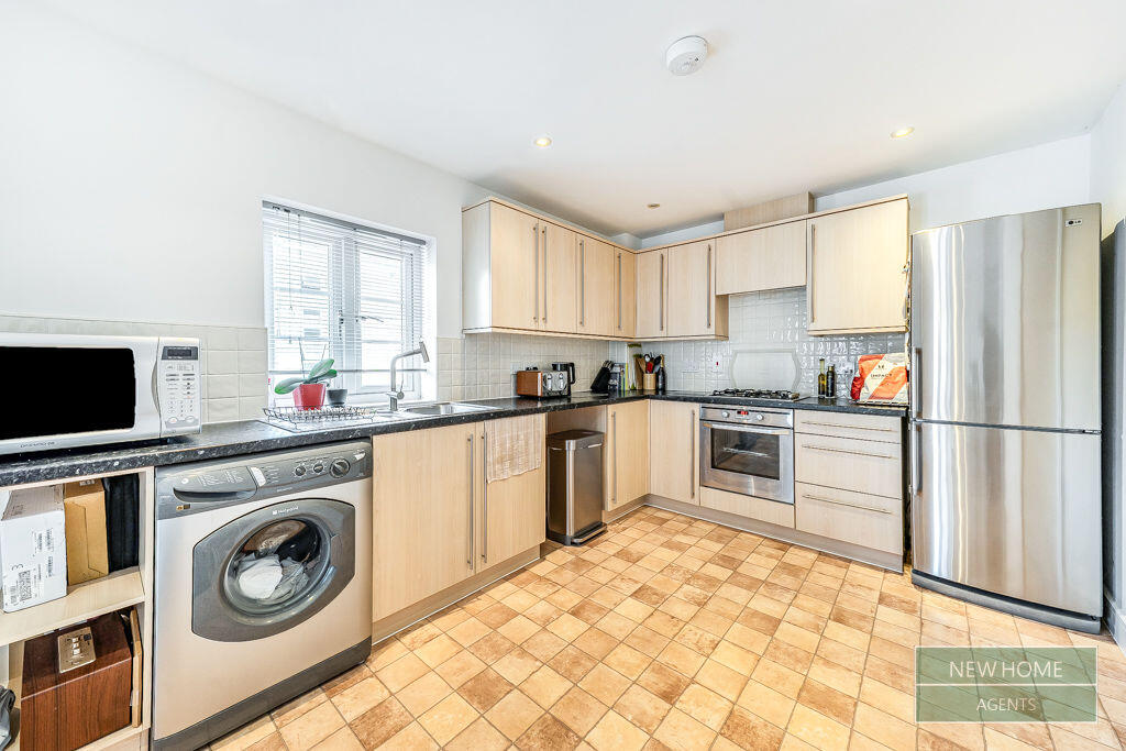 Apartment in Reading - View 3
