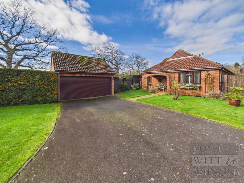 2-bed detached on Mulberry Close, Bexhill-On-Sea, £595,000
