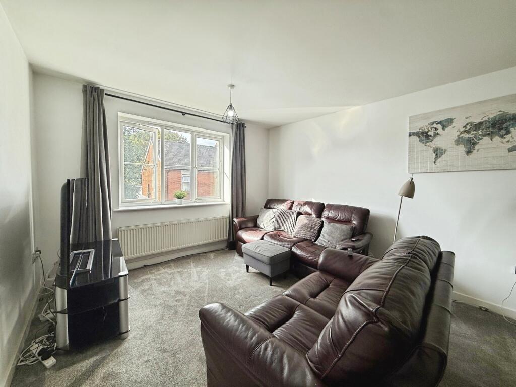Apartment in Reading - View 5
