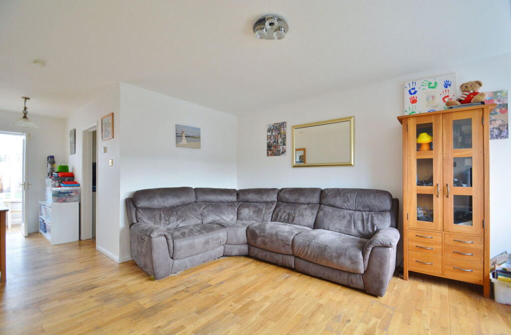 Cavalier Road, Thame, OX9 3TP photo 3