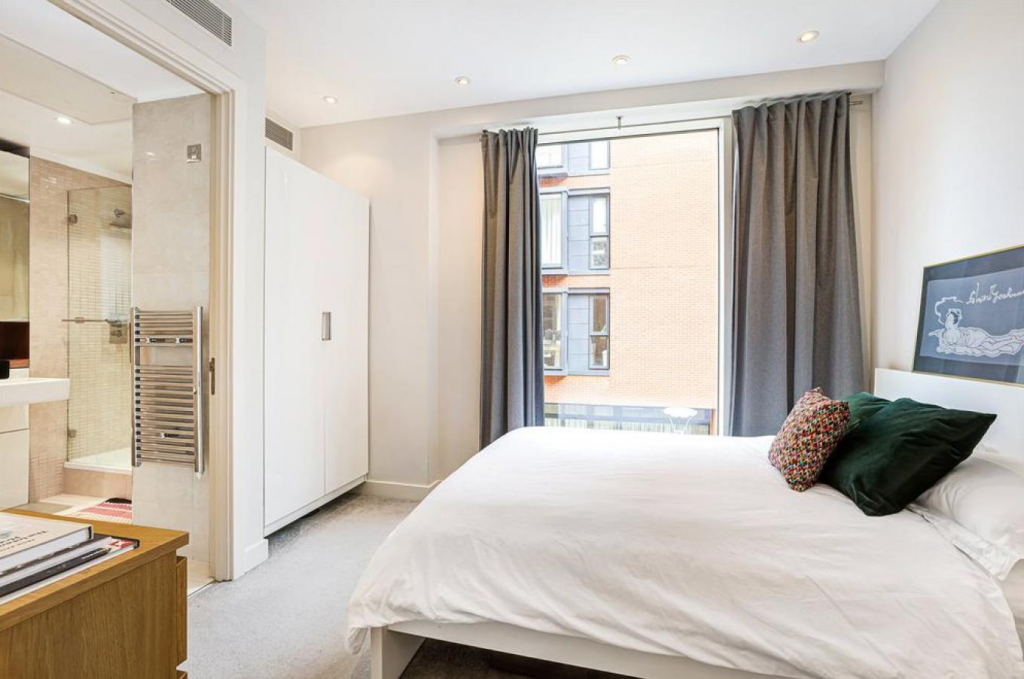 Apartment in London - More