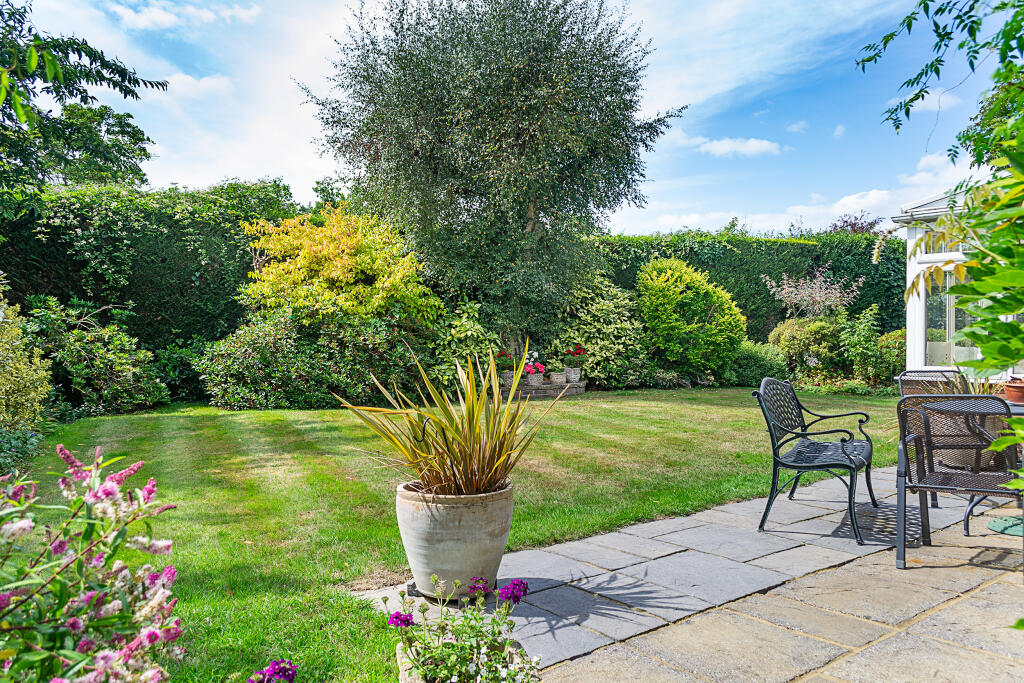 House in Tatling End, Gerrards Cross - View 3