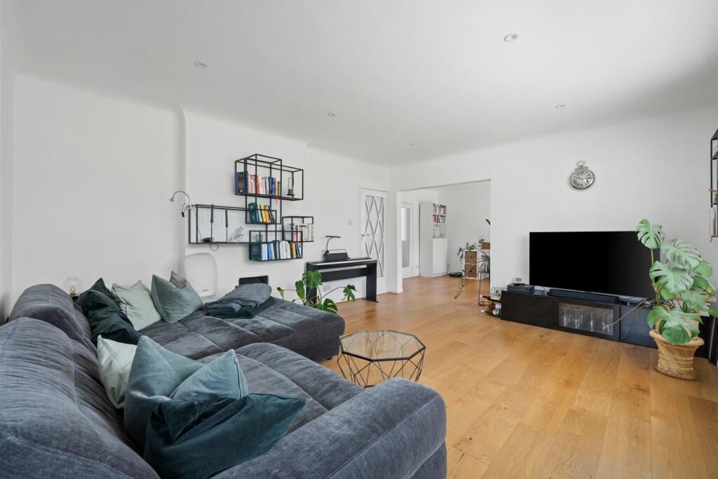 Kingsway, Craigweil Private Estate, Bognor Regis, West Sussex, PO21 - View 5