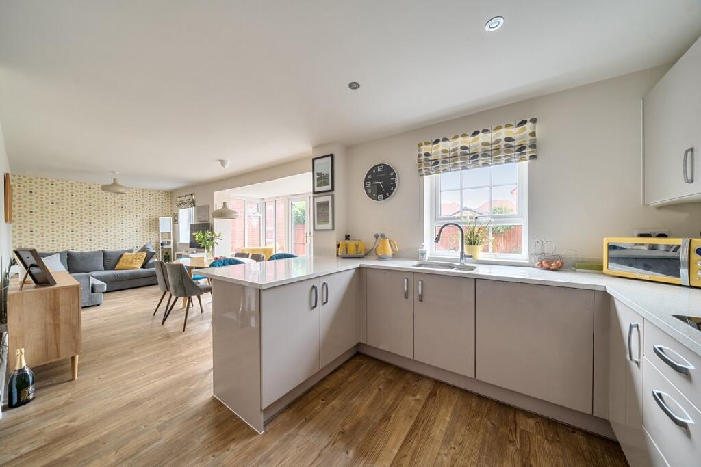 Fir Tree Road, Stotfold, SG5 photo 3