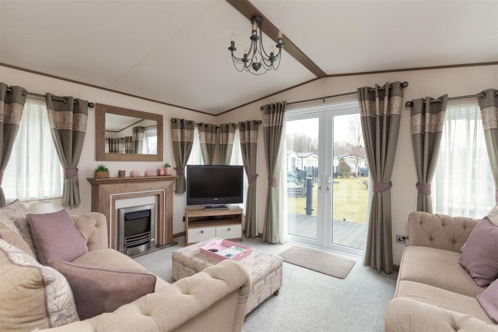 Borwick Lane, Dock Acres, Carnforth photo 4