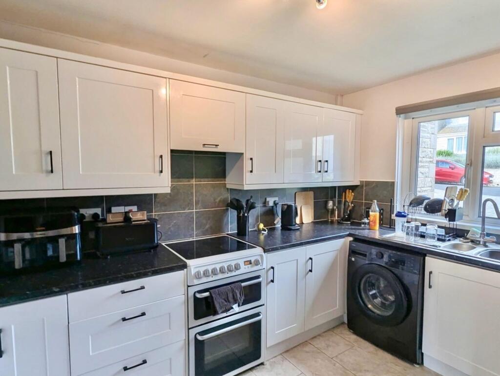 House in Southwell, Sweet Hill, Portland - More