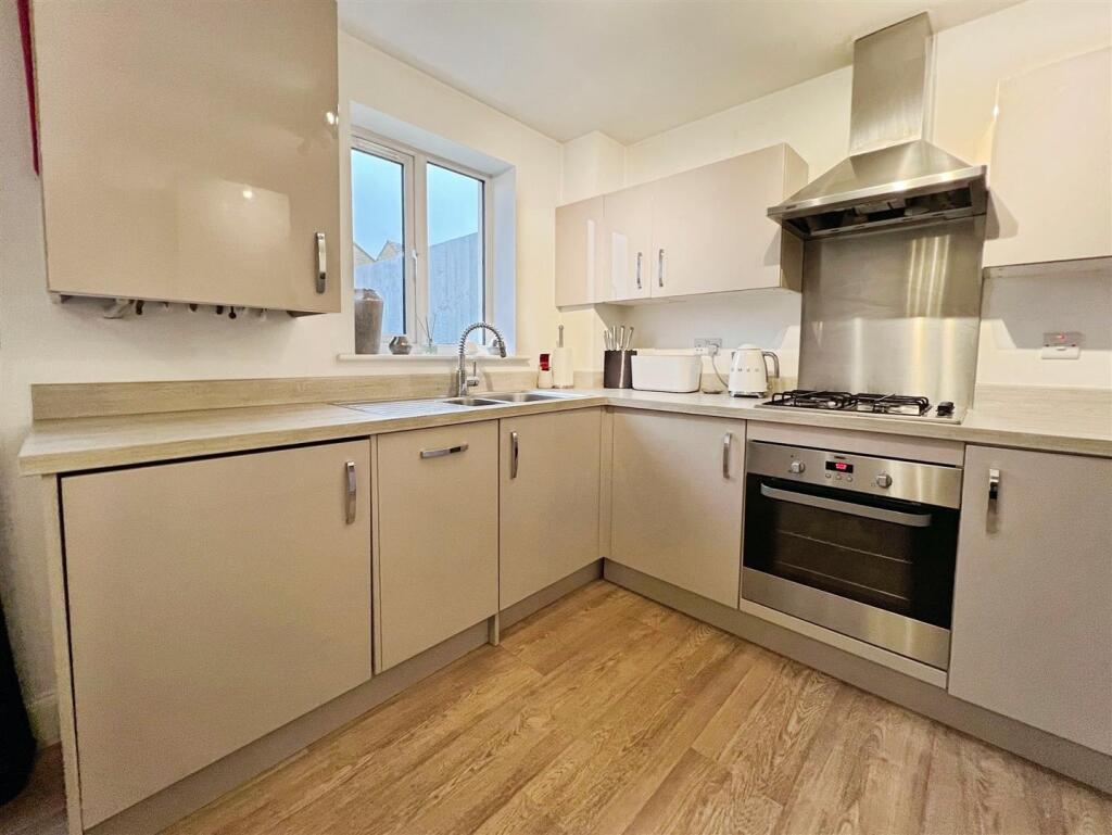 Additional image 9 of Brompton Drive, Bradford, BD10 0DW