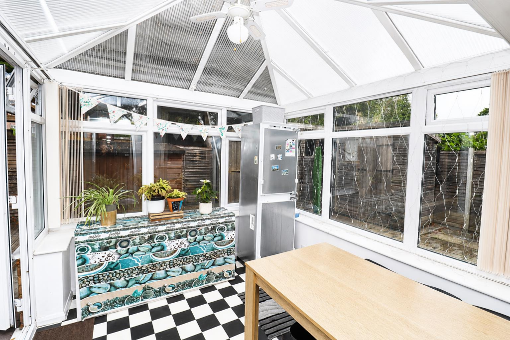 House in Guildford - View 4