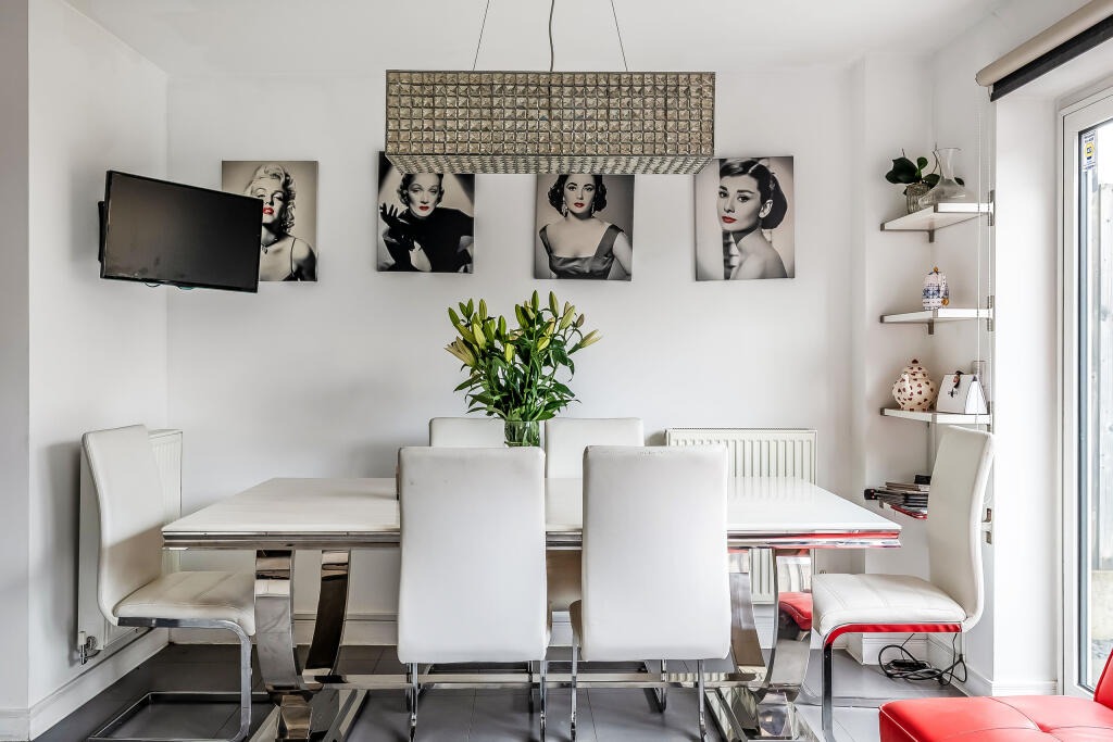 House in Tonbridge - More