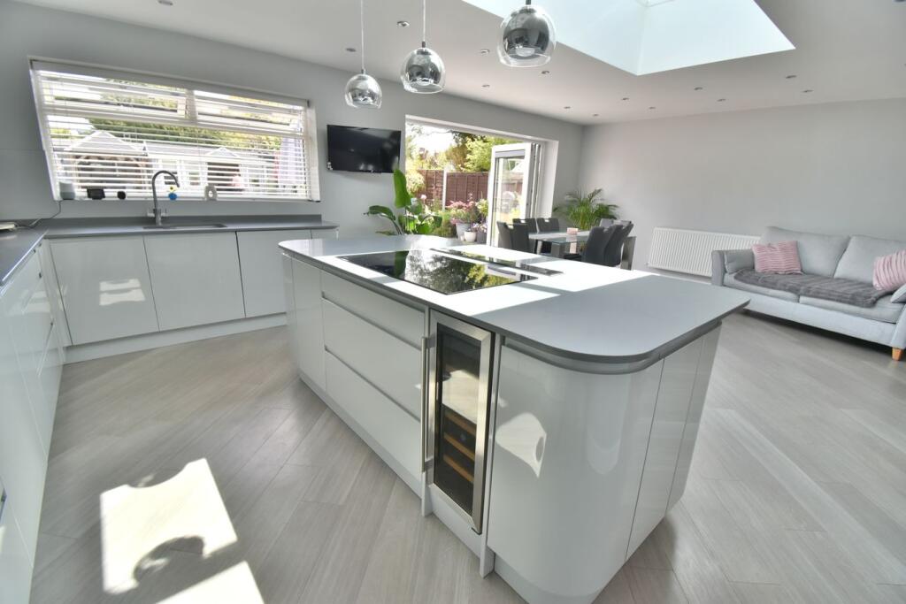House in Ferndown - View 5
