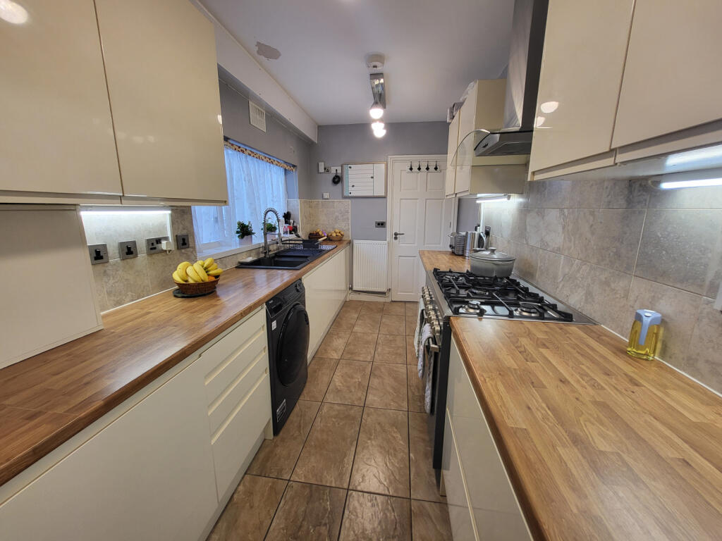 1 bedroom semi-detached house for rent