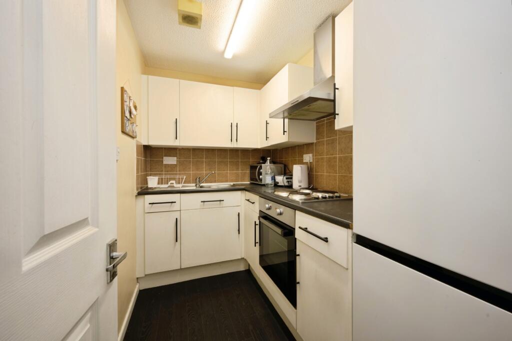 Apartment in Milton Keynes - View 4